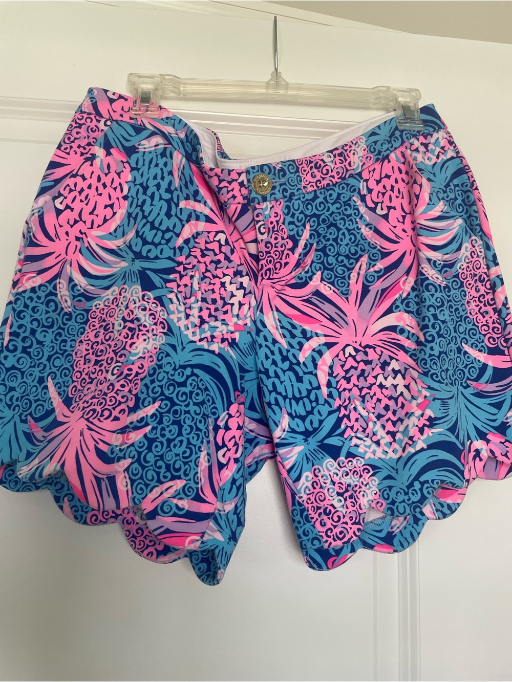 Lilly Pulitzer Hot Pink & White Tag Detail
